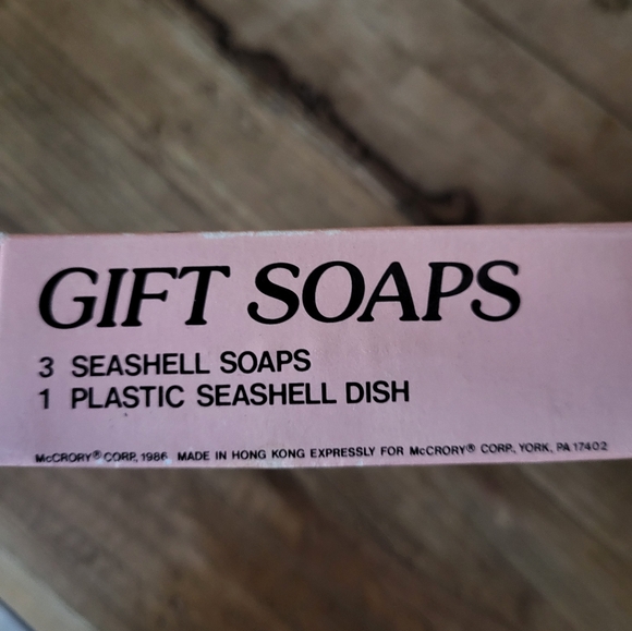 Vintage seashell soaps - Picture 6 of 6